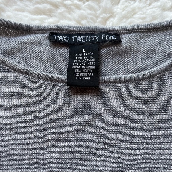 Two Twenty Five Cashmere Rayon Sweater With Stars L - Picture 5 of 7